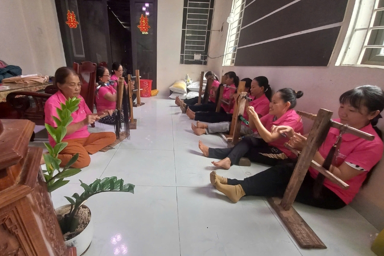 Our raw hair is ethically sourced directly from vietnamese women Our raw hair is ethically sourced directly from vietnamese women