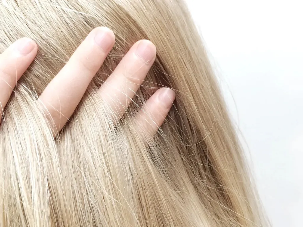 How Many Grams Of Hair Extensions Do I Need? 10 Medium/thick hair: 200–300g for full, natural look.