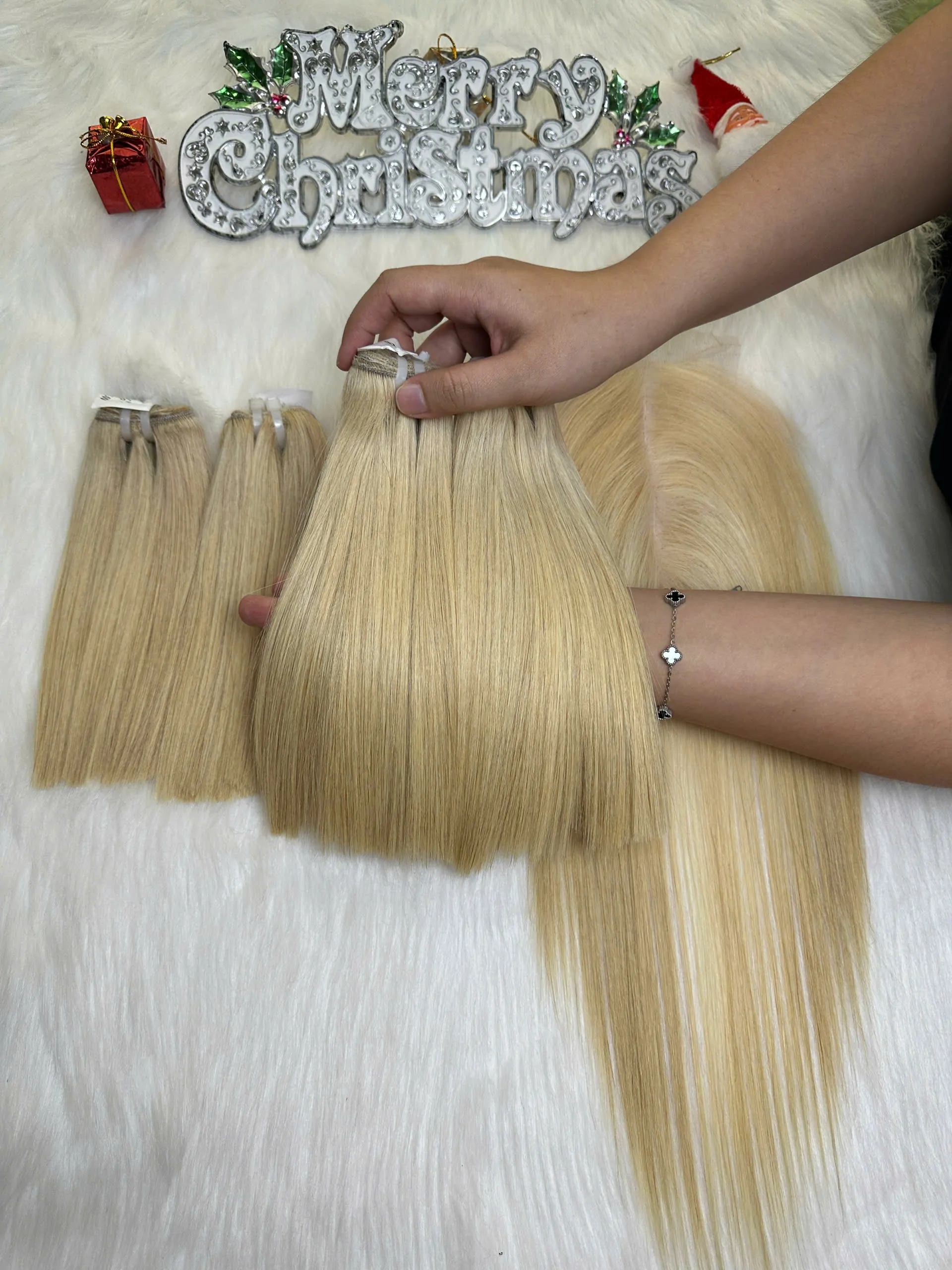 Weft Hair Extensions Blonde Color 100% Vietnamese Hair