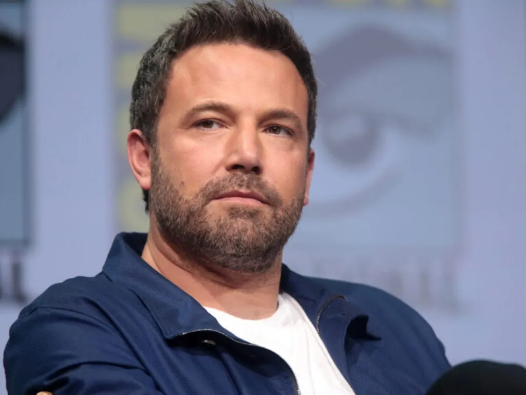 Hollywood’s Hair Secrets: Celebrities Who Wear Wigs Regularly 9 Ben Affleck is one of the male celebrities who wear wigs due to hair loss