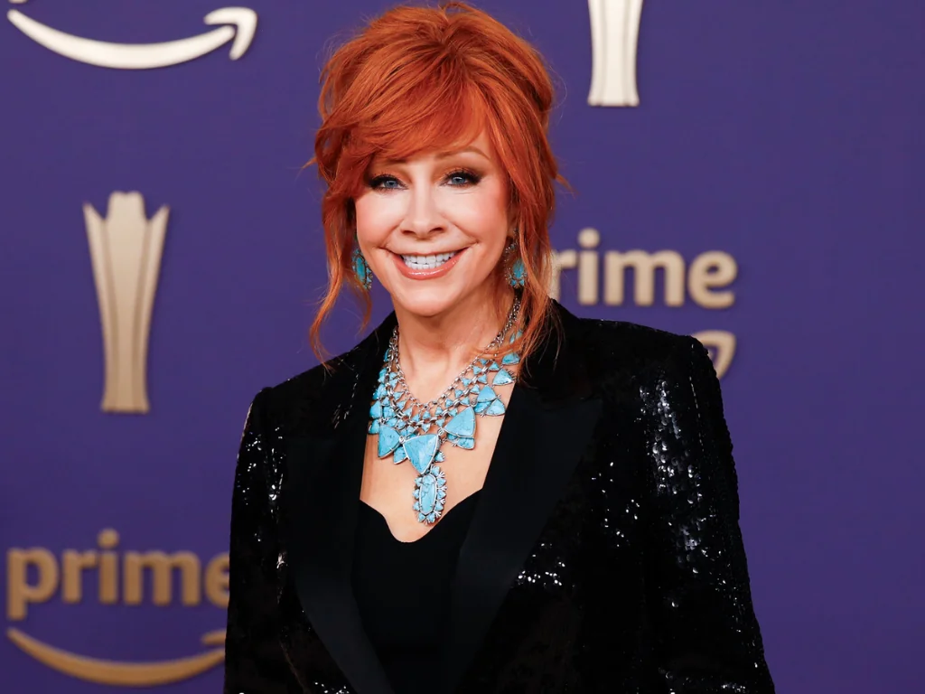 Does Reba McEntire Wear a Wig? The Secrets Behind Her Hair 1 Reba McEntire wears wigs to perfect her iconic look