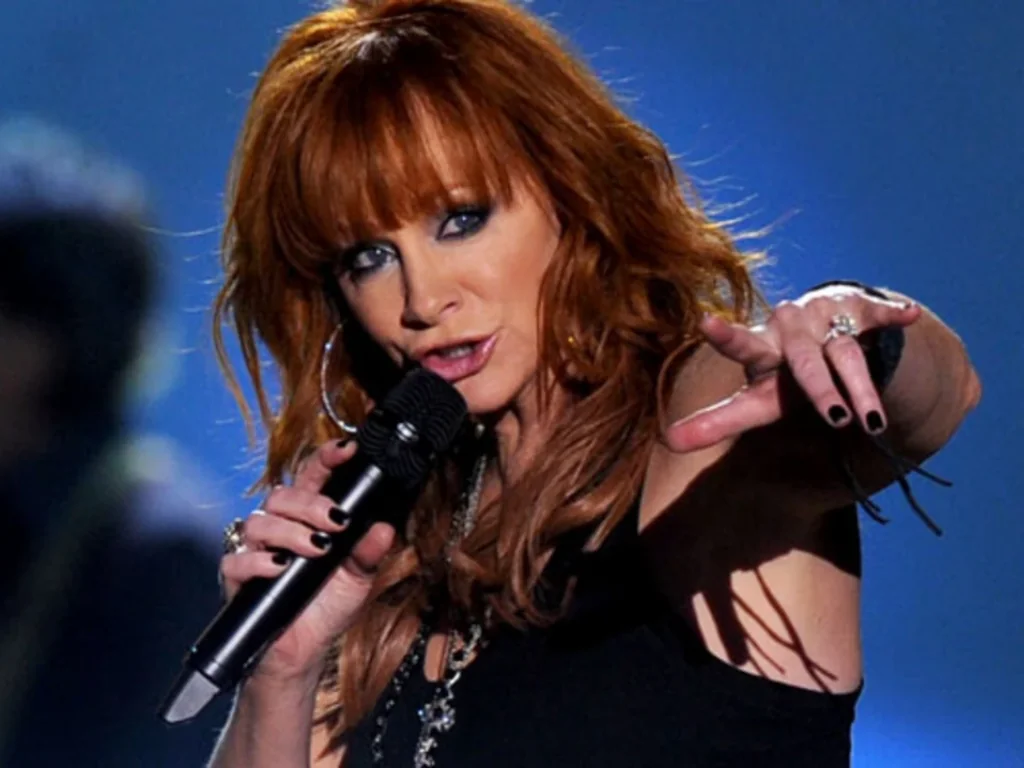 Does Reba McEntire Wear a Wig? The Secrets Behind Her Hair 5 Reba embraced refined, versatile wigs with gentle waves and effortless charm