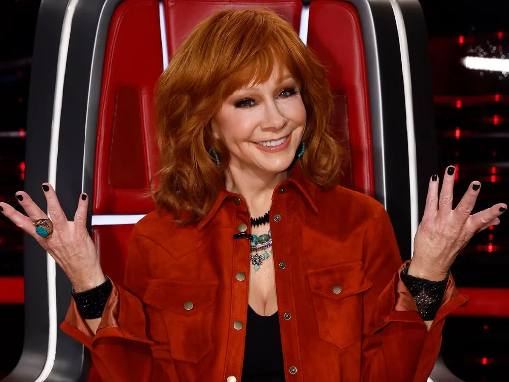 Does Reba McEntire Wear a Wig? The Secrets Behind Her Hair 6 Reba stuns on The Voice with stage-ready