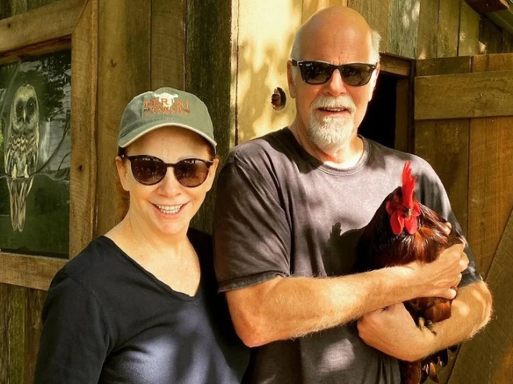 Does Reba McEntire Wear a Wig? The Secrets Behind Her Hair 7 Reba without a wig reveals her natural