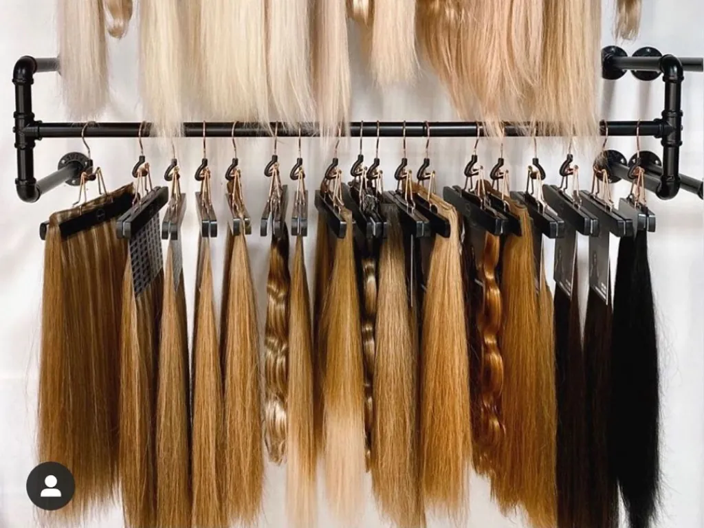 What Does 22 Inch Hair Extensions Look Like? Visual Guide & Styling Tips 4 22 inch hair extensions deliver an instant dramatic hair transformation.